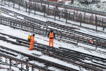 Winter safety warning as employees bring own clothes to work