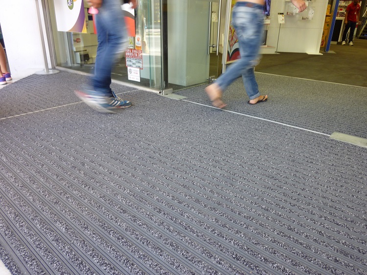 Greek retail chain store opts for Frontrunner Plus