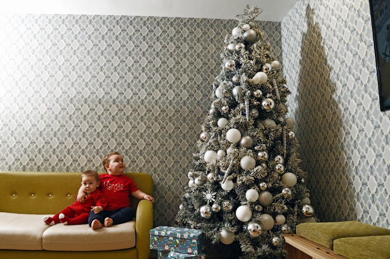 Families in Ronald McDonald House Cardiff get Christmas tree donation